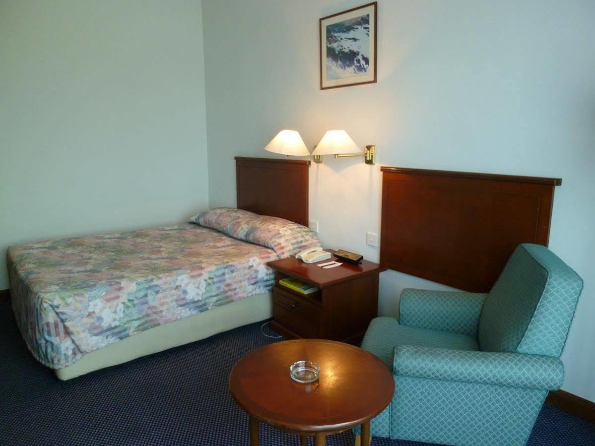 Gocos Hotel Кланг Екстер'єр фото