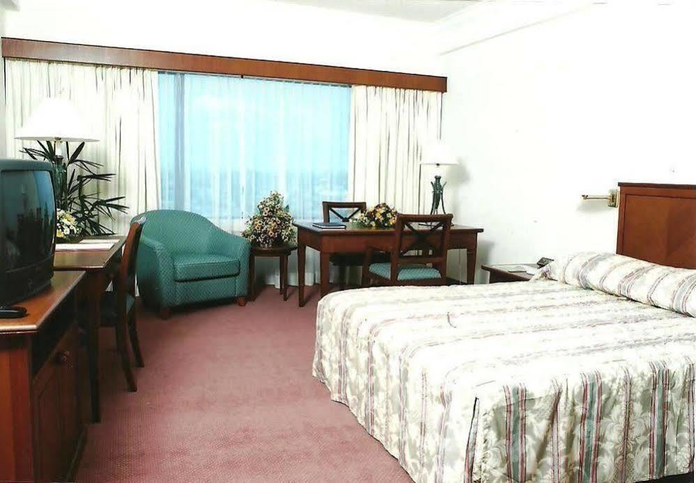 Gocos Hotel Кланг Екстер'єр фото