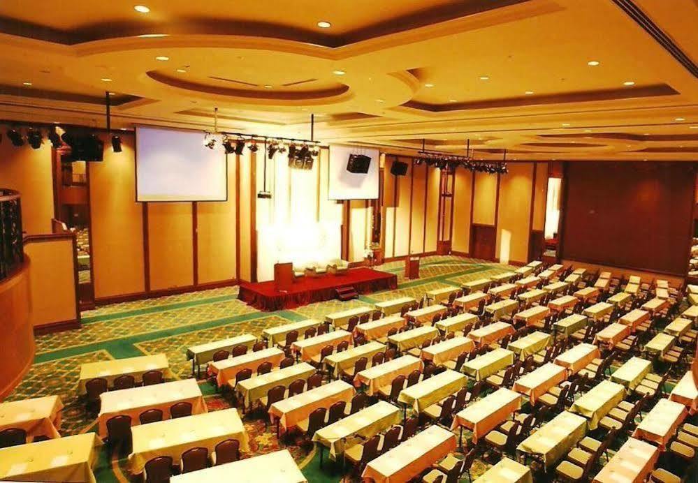 Gocos Hotel Кланг Екстер'єр фото